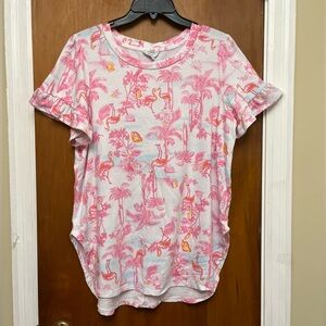 Crown & ivy Pink Flamingo Print Top Size L.         XO1
